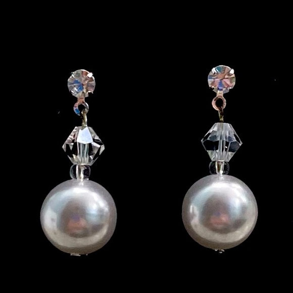 Pearl Drop Earrings - Picture 1 of 4
